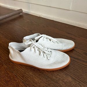 Men’s White Suavs Shoes